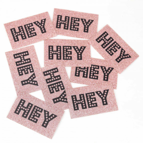 Label "Hey" rose