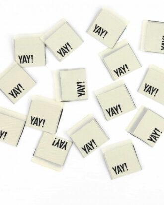 Label "YAY" beige