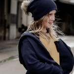 All in one Paket- Feinstrick Bean*ee mit Bommel & Buch