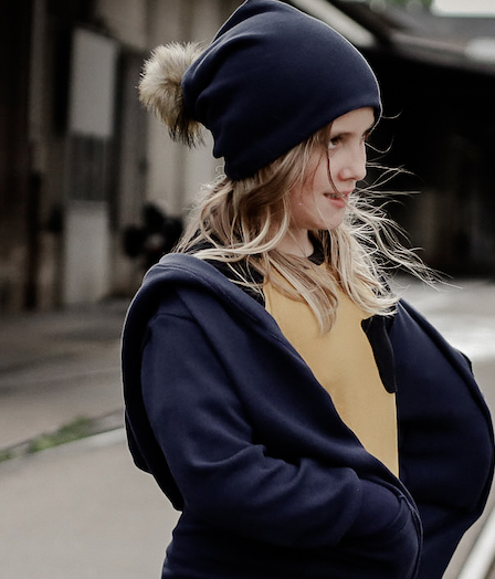 All in one Paket- Feinstrick Bean*ee mit Bommel & Buch